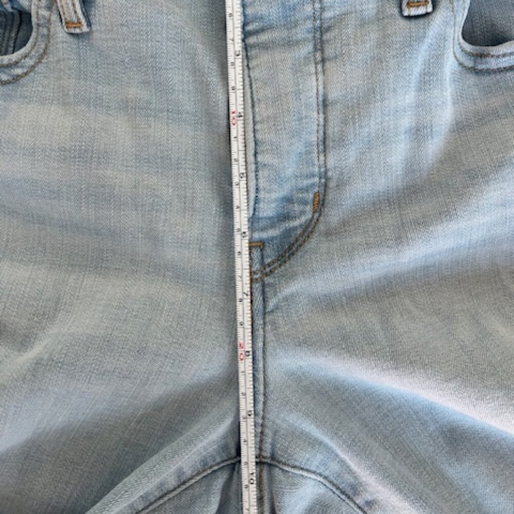 Levis 311 Shaping Skinny Capri - Picture 5 of 6